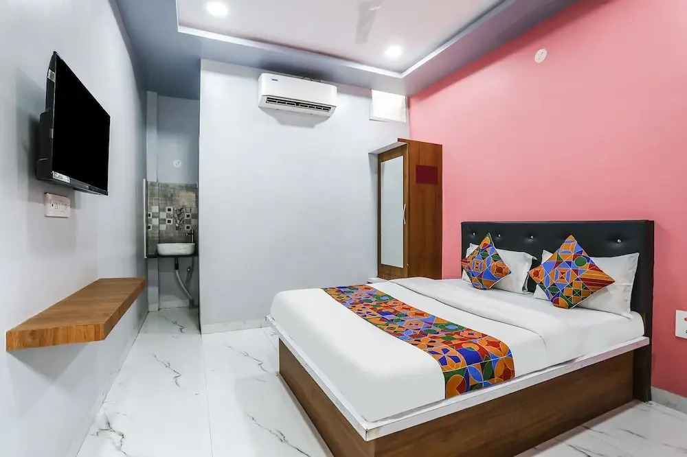 Fabhotel Carnival I