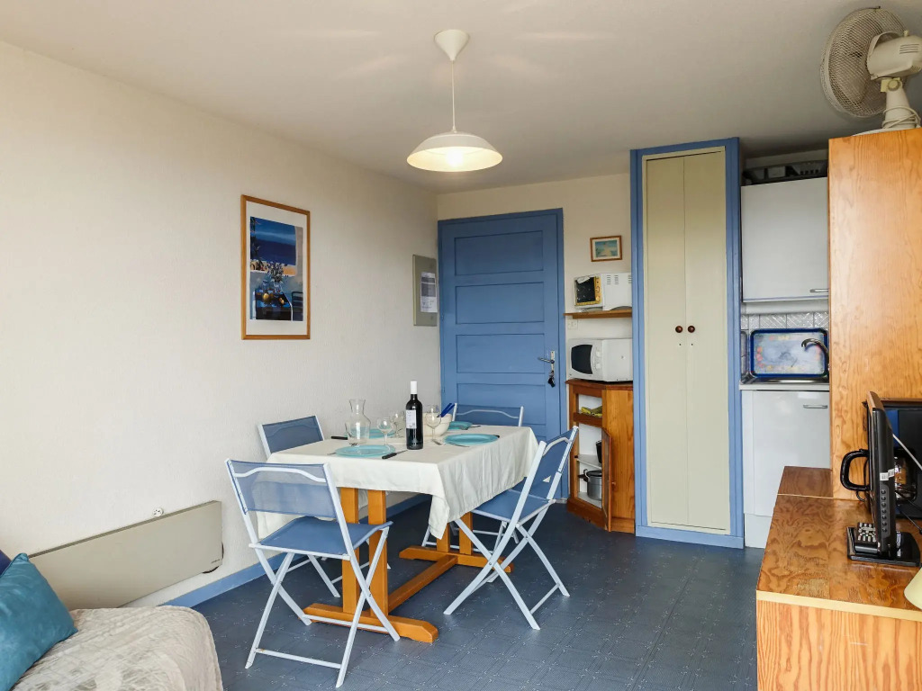 Apartment Gruissan Plage by Interhome