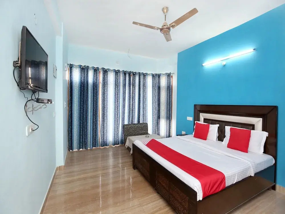 OYO 12485 Home Cosy Stay Aanji