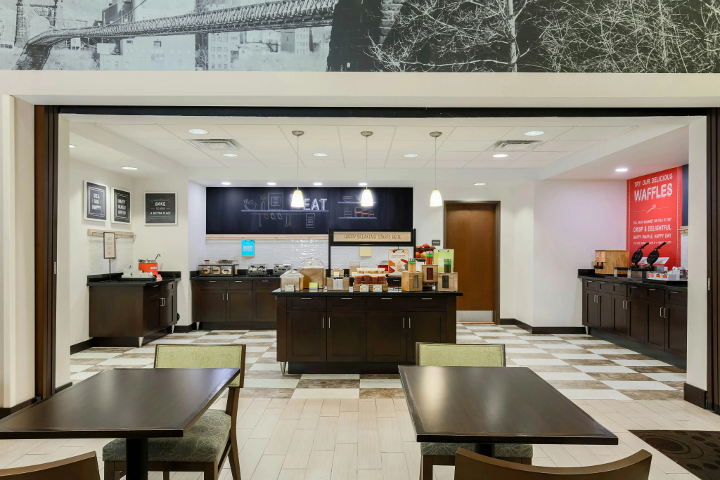 Hampton Inn & Suites Wheeling-The Highlands
