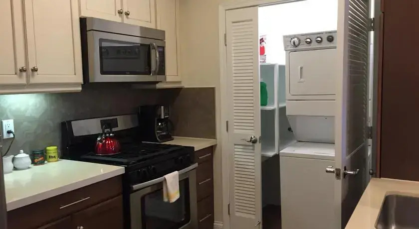 Luxury 2-Bedroom, 2-Bathroom with Pool and Views