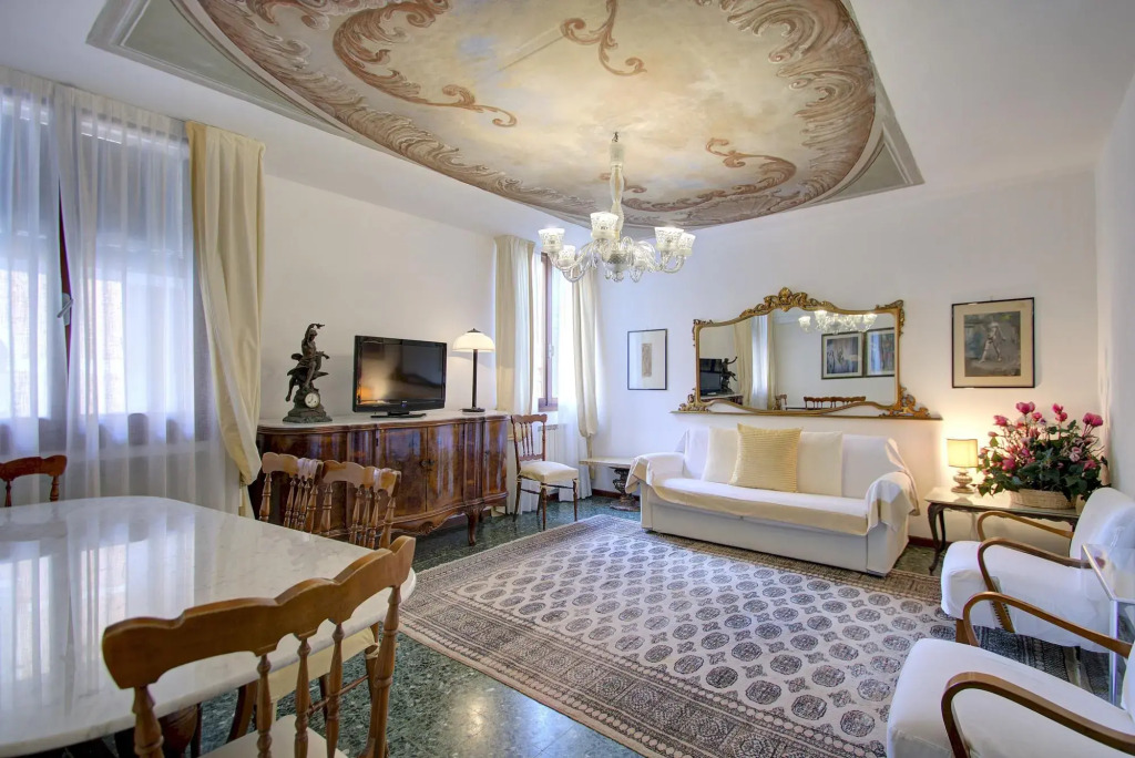 SAN MARCO CANAL VIEW#1 aircond, 4 pax, 120sqm Wifi