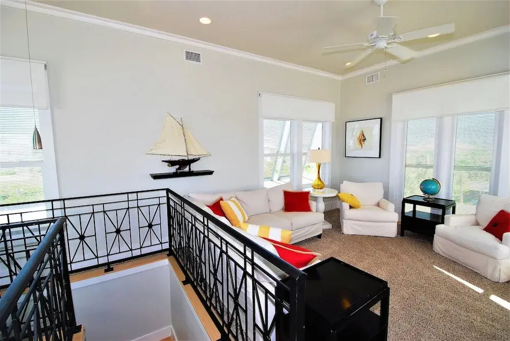 Sea Hawk - Private Beach House With Pool & Hot Tub 4 Bedroom Home by RedAwning