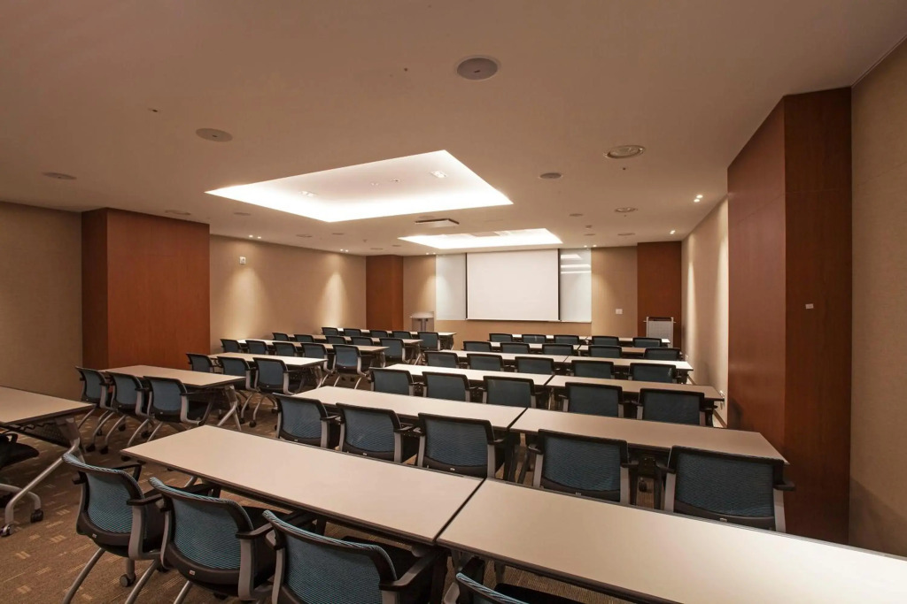 Gwangyang Lacky Hotel