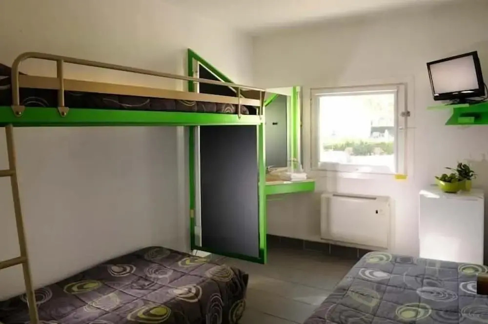 Lemon Hotel