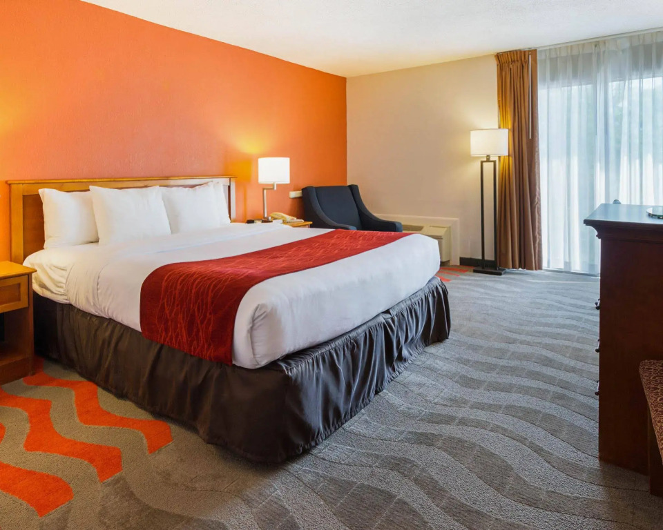Comfort Inn & Suites Syracuse Airport