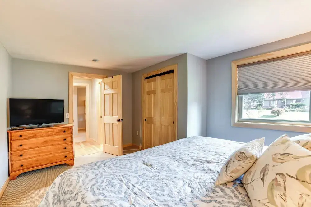 Skier's Paradise: Townhome w/ Deck in Cortland!