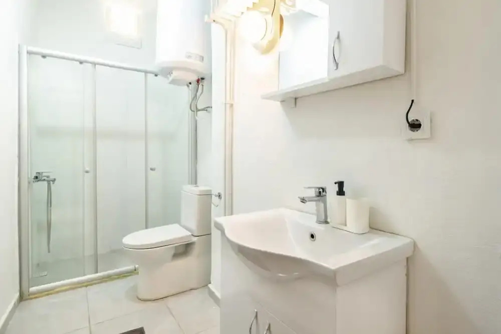 Exquisite Central Flat Near Bagdat Street