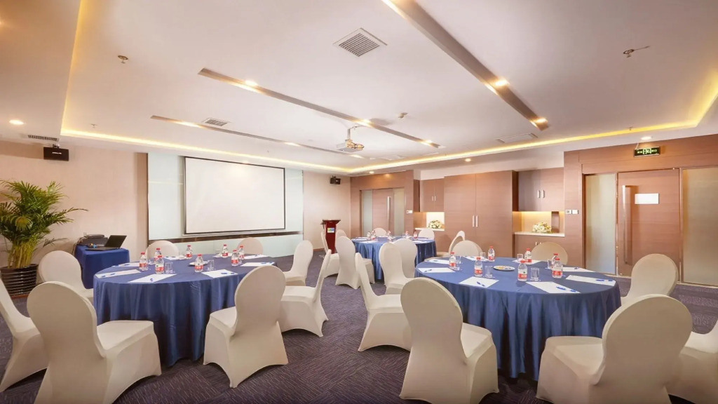 Holiday Inn Express Shenyang North Station by IHG