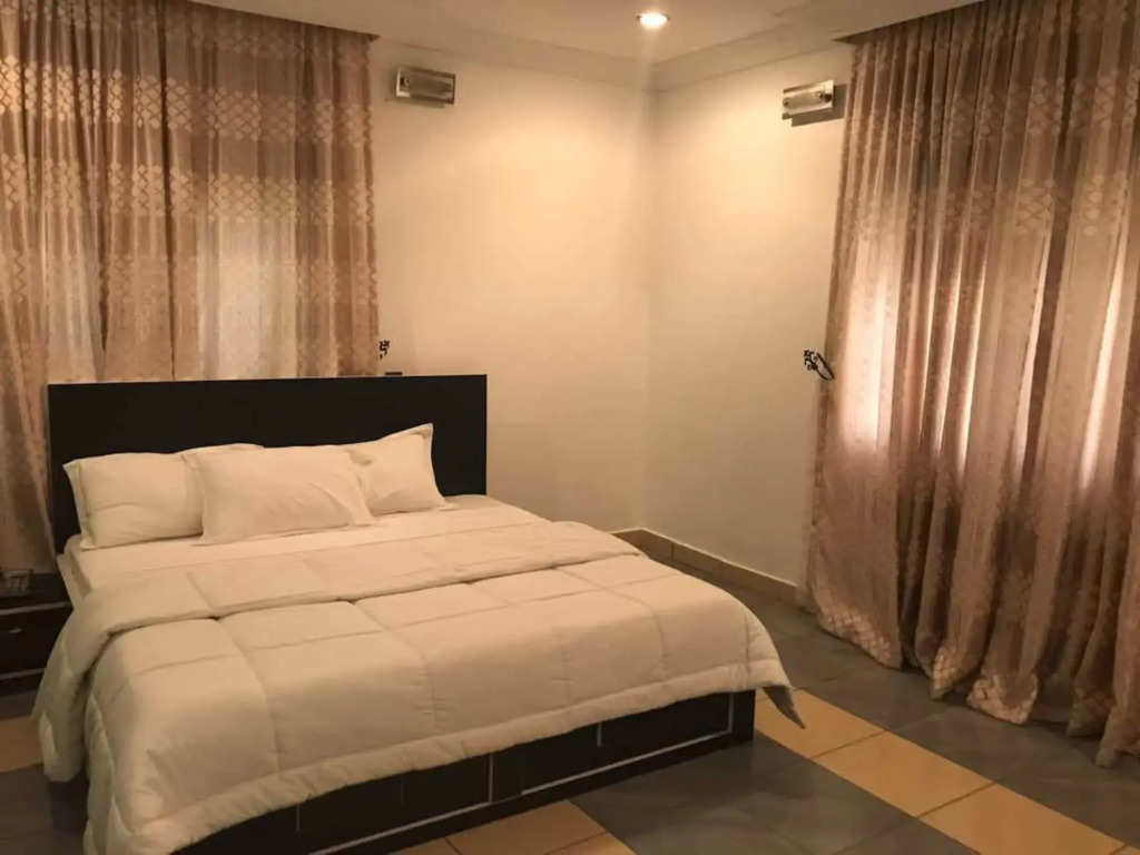 Diplomatic suites