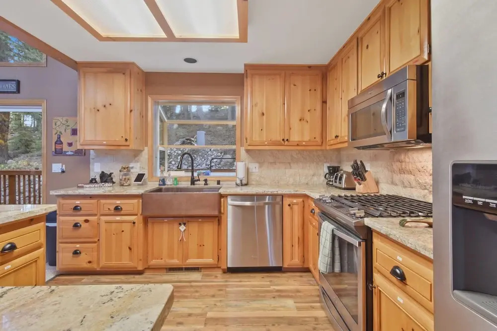 New Listing! Tahoe Donner Ski W/ Hot Tub 3 Bedroom Home