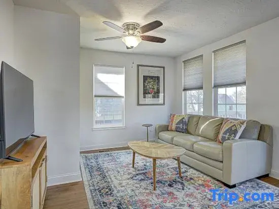 Spacious Renovated Home Near Attractions