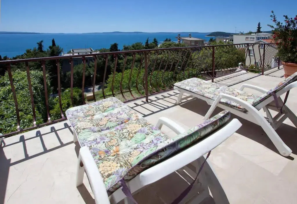 Fantasy Sea View Apartments