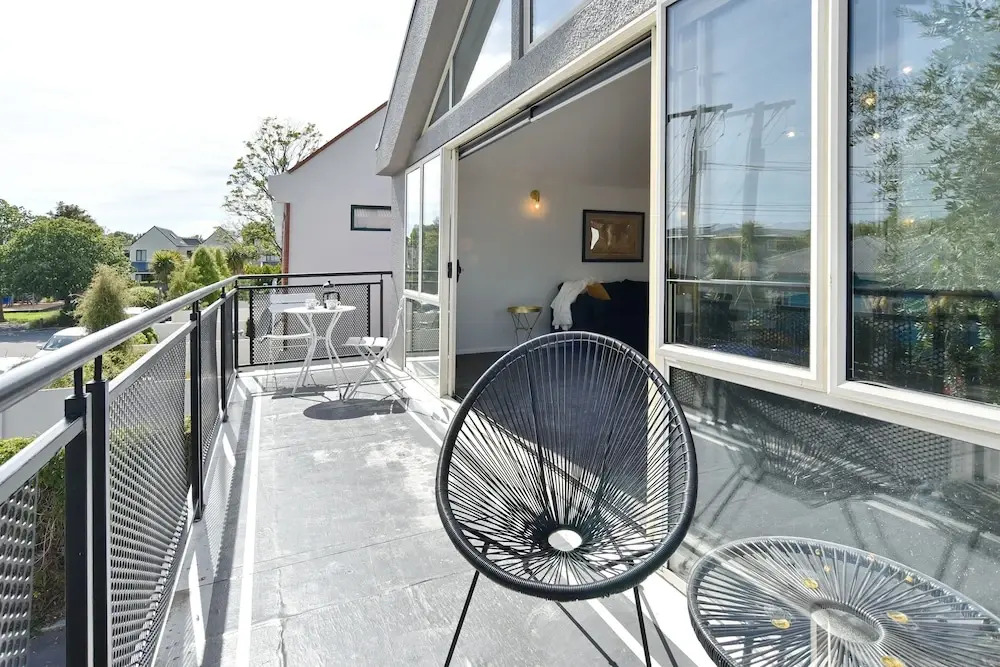 City Haven - 4BR for Families & Friends, Secure Parking