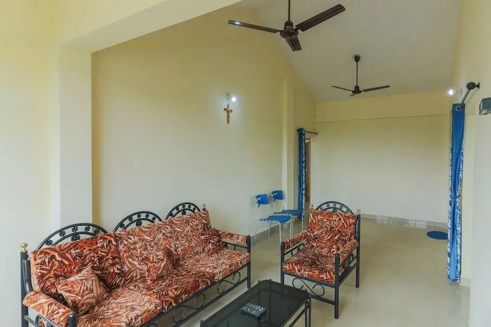 OYO 17182 Home Green View 2BHK Nuvem