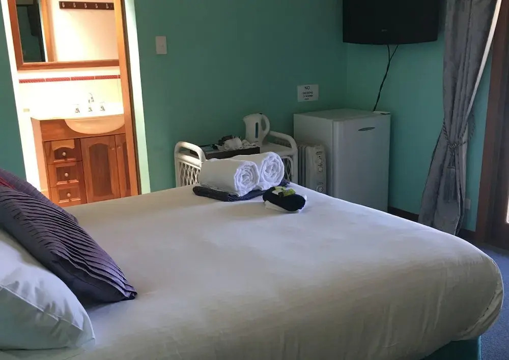 Country Lodge Motel