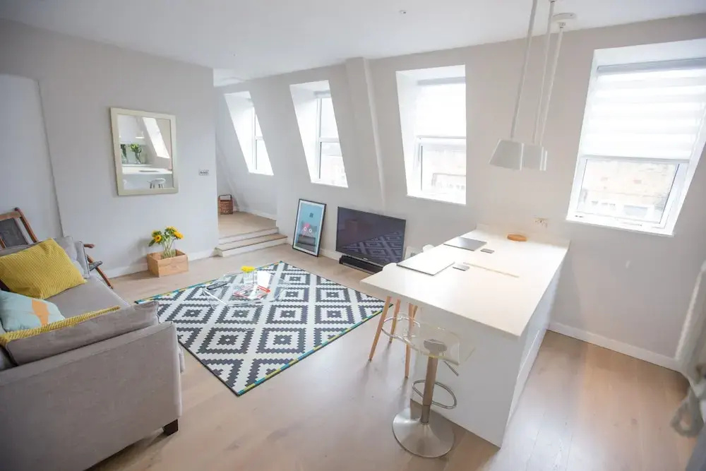 Stylish Rooftop Flat on Kensington High Street