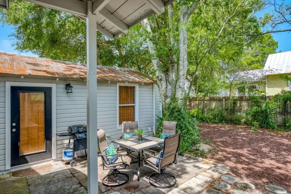 Happy Bungalow