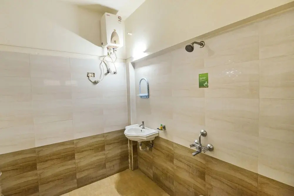 FabHotel T Nagar Chennai Stay