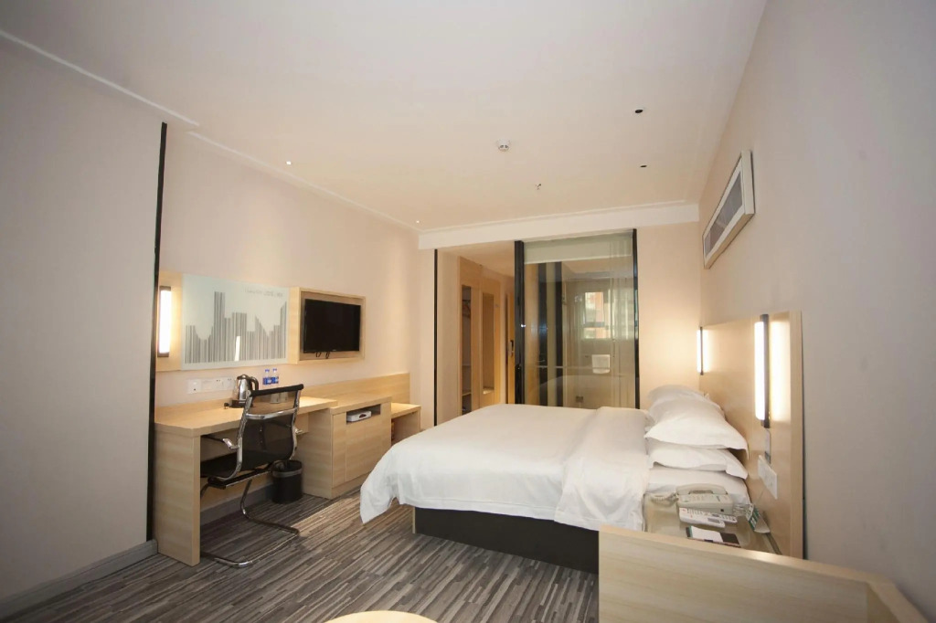 Queen Design Hotel (Qiandeng Lake Resort Guicheng Subway Station Branch)