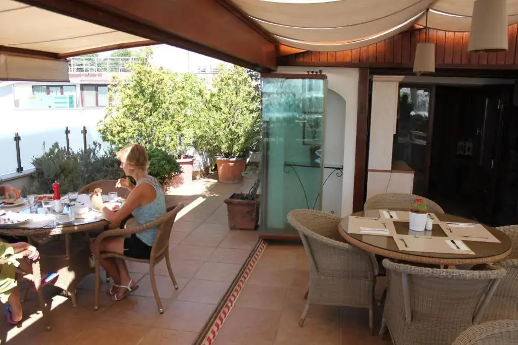Hotel Sari Konak