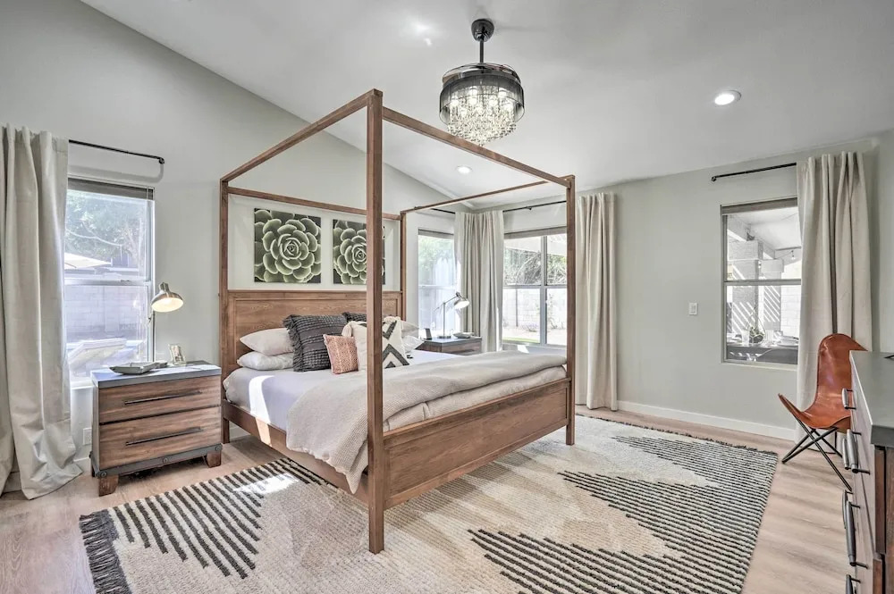 Pool, Putting Green & Furnished Patio: Phoenix Gem