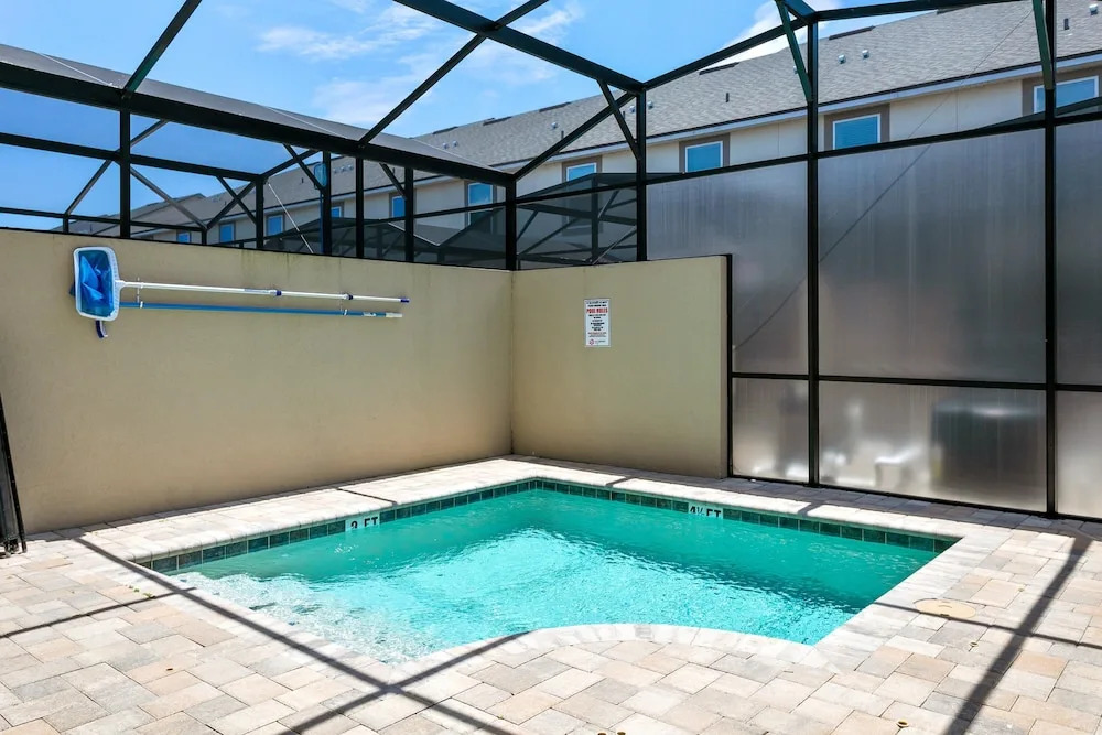 Luxury Town Home With Splash Pool in Solara Resort
