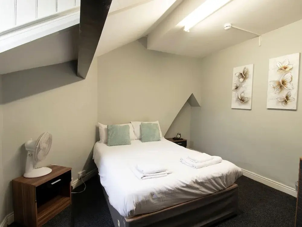 Contemporary Apartment in Manchester near Tram Station