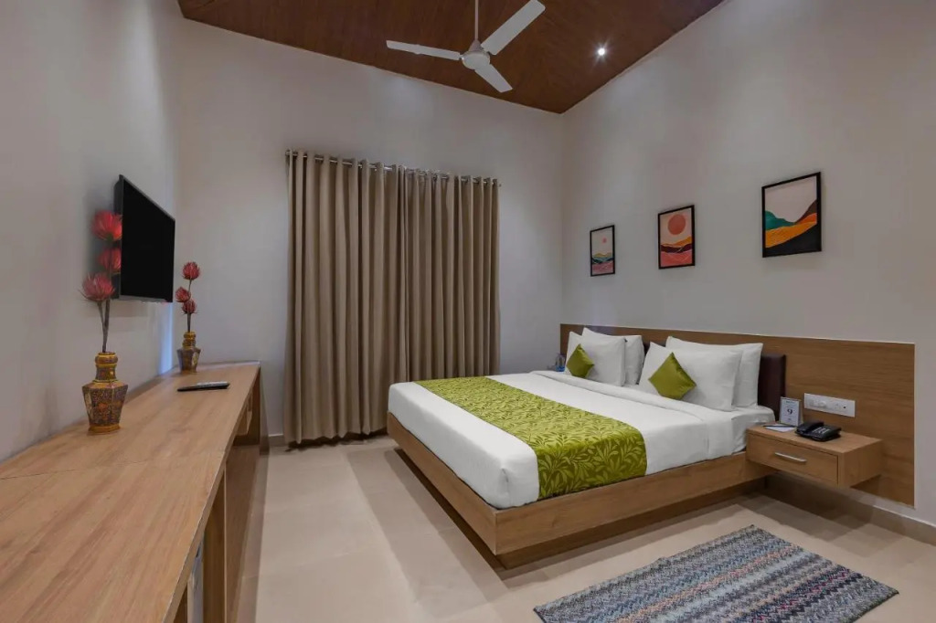 TreeHouse Mars Beach Cottages & Villas