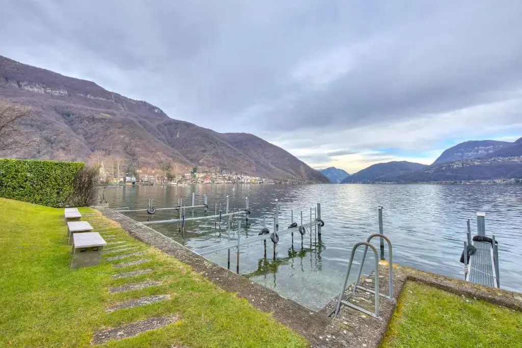 Emotion Lake View in Capo Lago