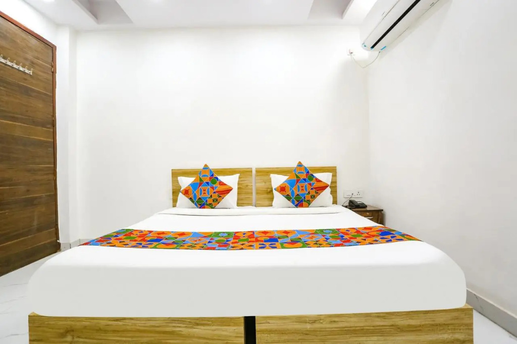 FabHotel New Silver Crown