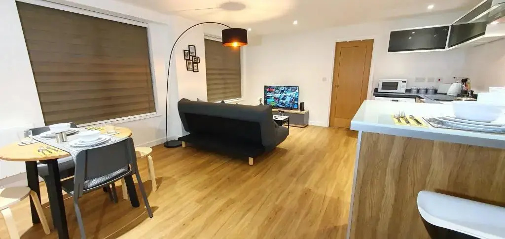 Northampton 2 Bedroom Town Centre Apartment close to University, Hospitals, Brackmills