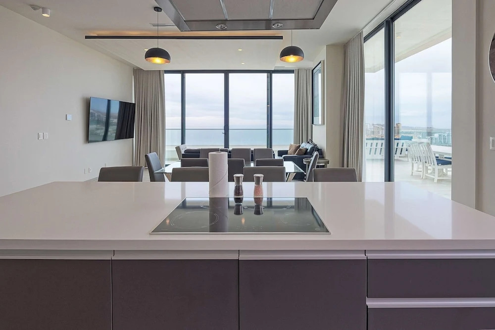 Waves Views Luxury 3BR Oceanfront Condo