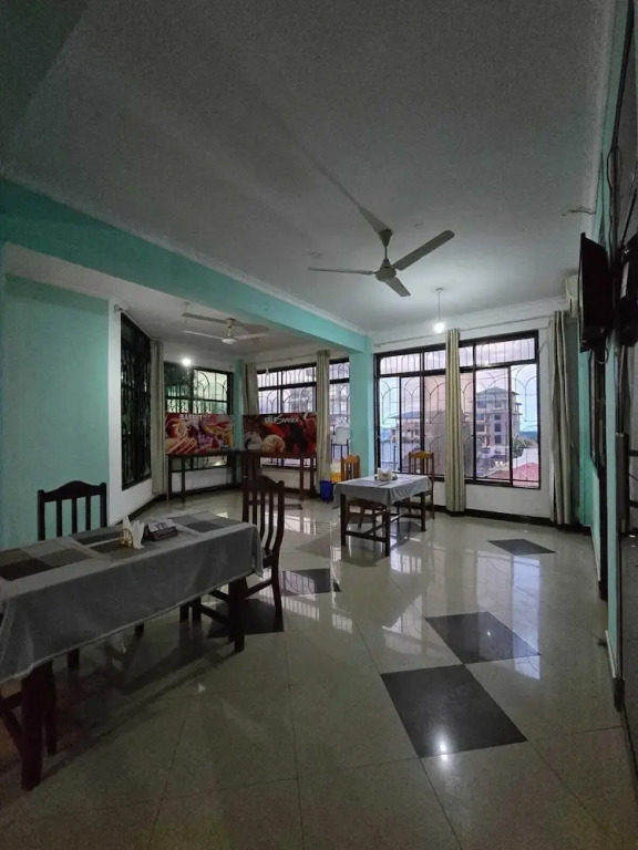 Twiga Hotel - Tulivu Urban