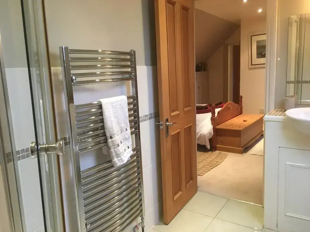 5 Charlton Mill Way BB