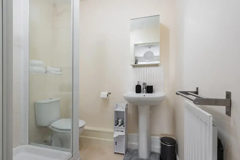 Luxury 2 Bed Flat by the Canal