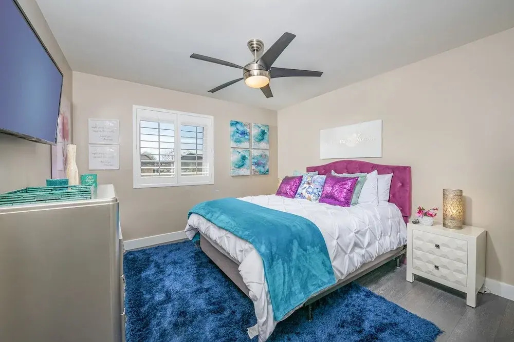 4844 E Waltann Lane Home 4 Bedrooms 3 Bathrooms Home