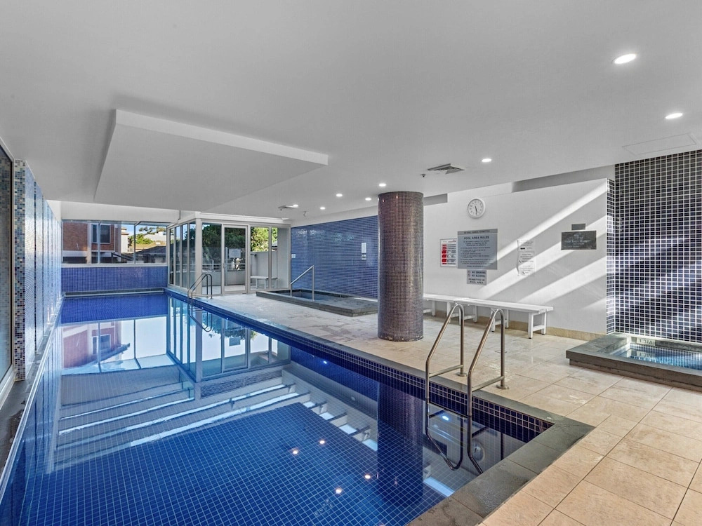 Stylish 2-bed With Terrace, 3-min Walk to Beach