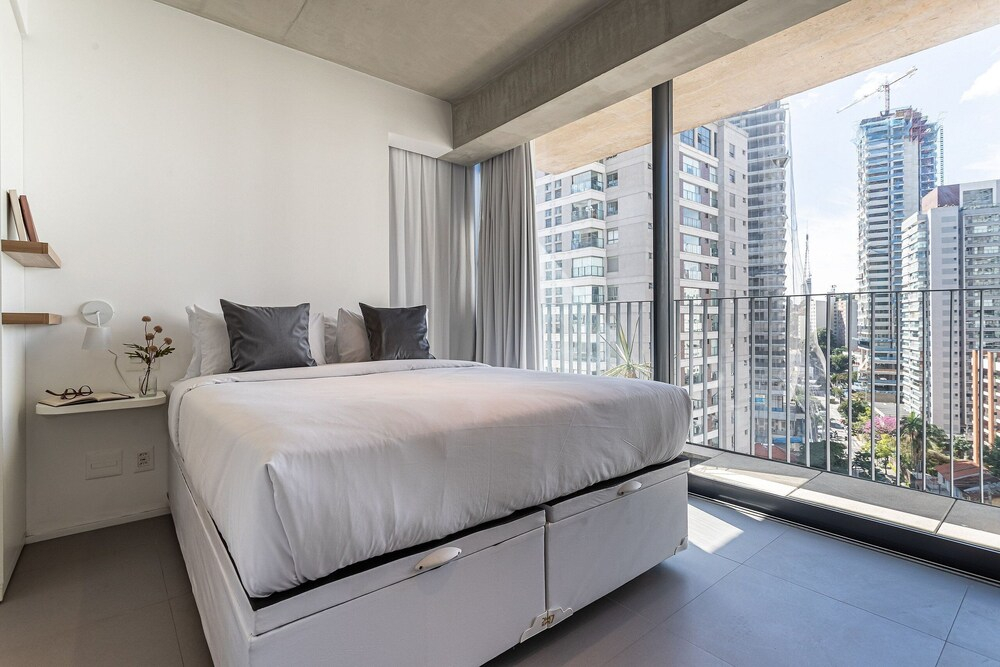 Onze22 by Viva - Estúdios Modernos a 400m do Metrô Vila Madalena com Piscina no Rooftop