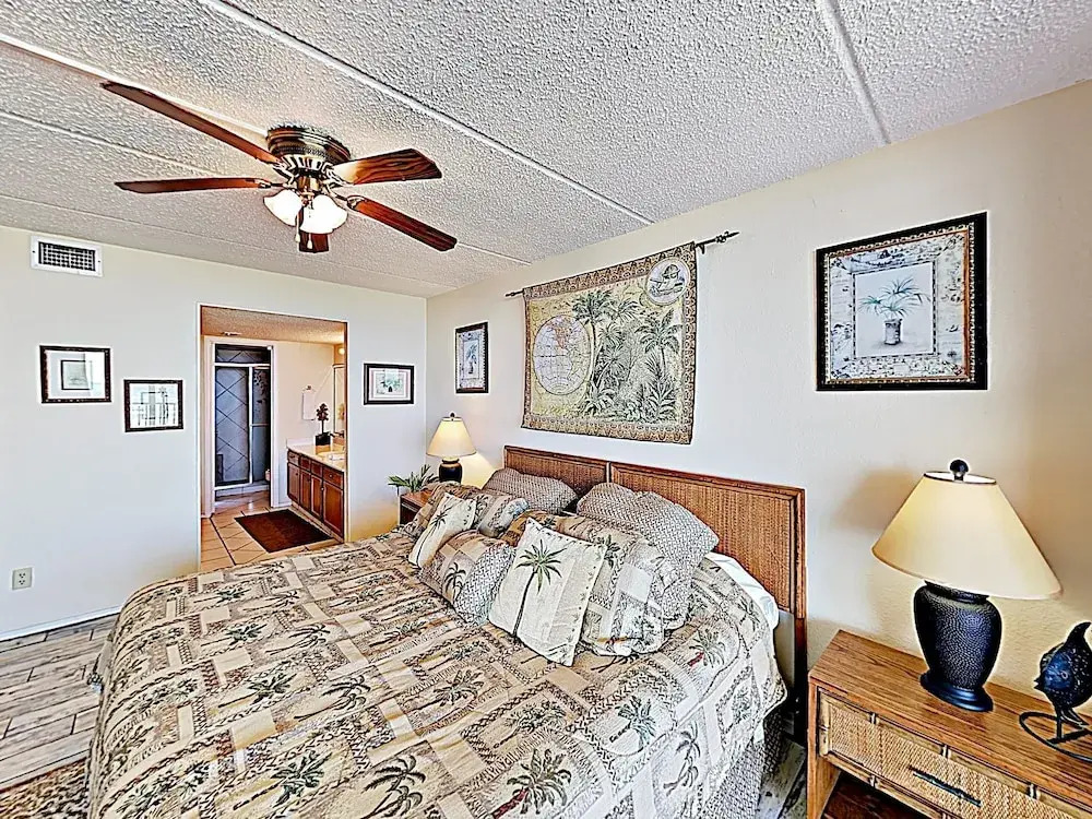 New Listing! All-suite Hideaway W/ Gulf Views 2 Bedroom Condo