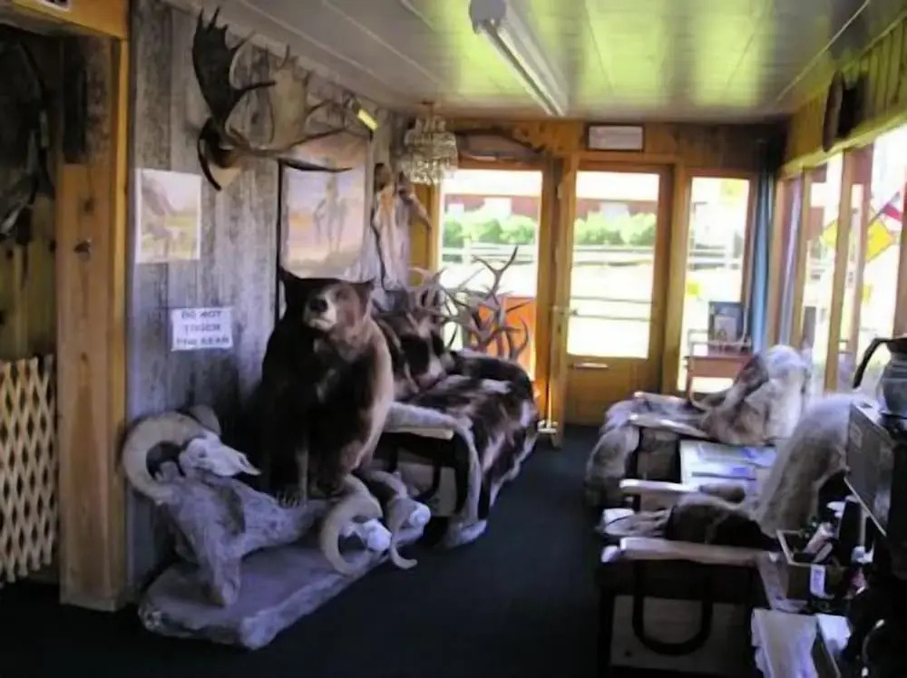 Trails end motel