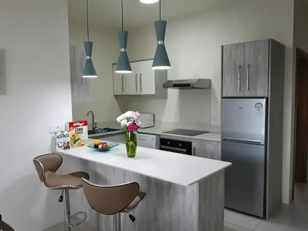 Cosy Two Bedroom Apartment With Pool and Parking
