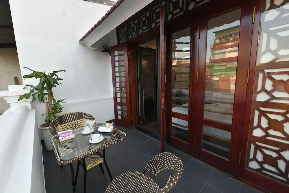 Golden Spring Hotel
