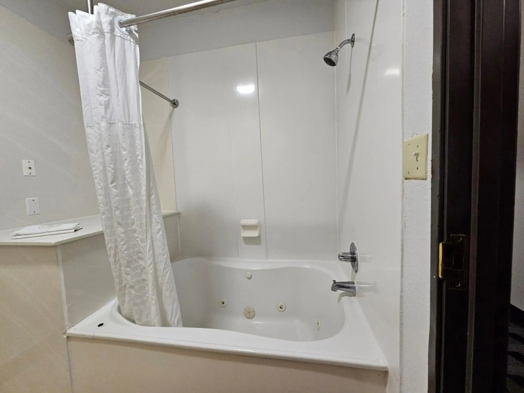 Quality Inn & Suites Irving DFW Airport South