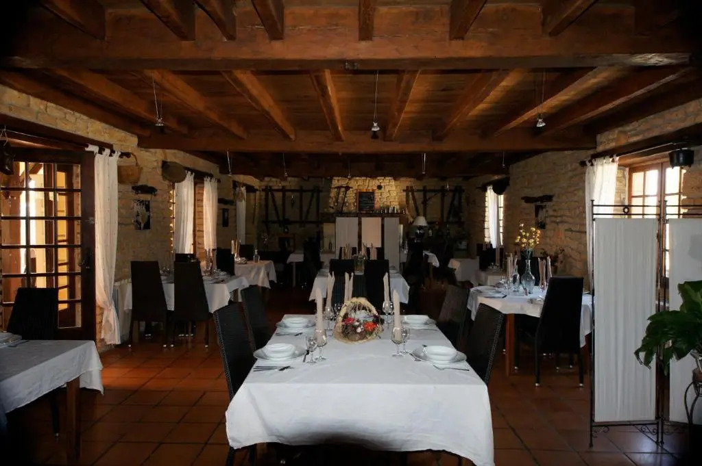 Logis hotel-restaurant les collines 59 route des crêtes