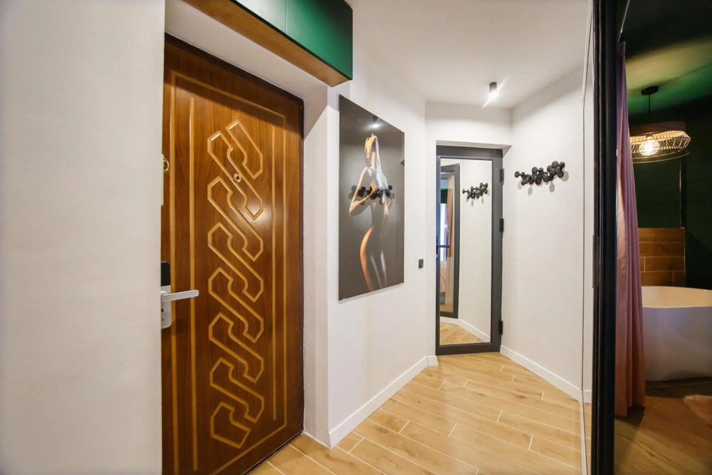 Green Velvet City Retreat