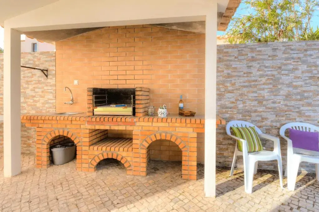 Villa Albufeira Golf Dois Superb V5 sleeps 12 Short Walk to Albufeira Centre