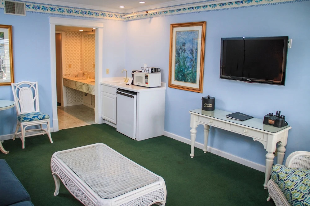 Lilac Tree Suites