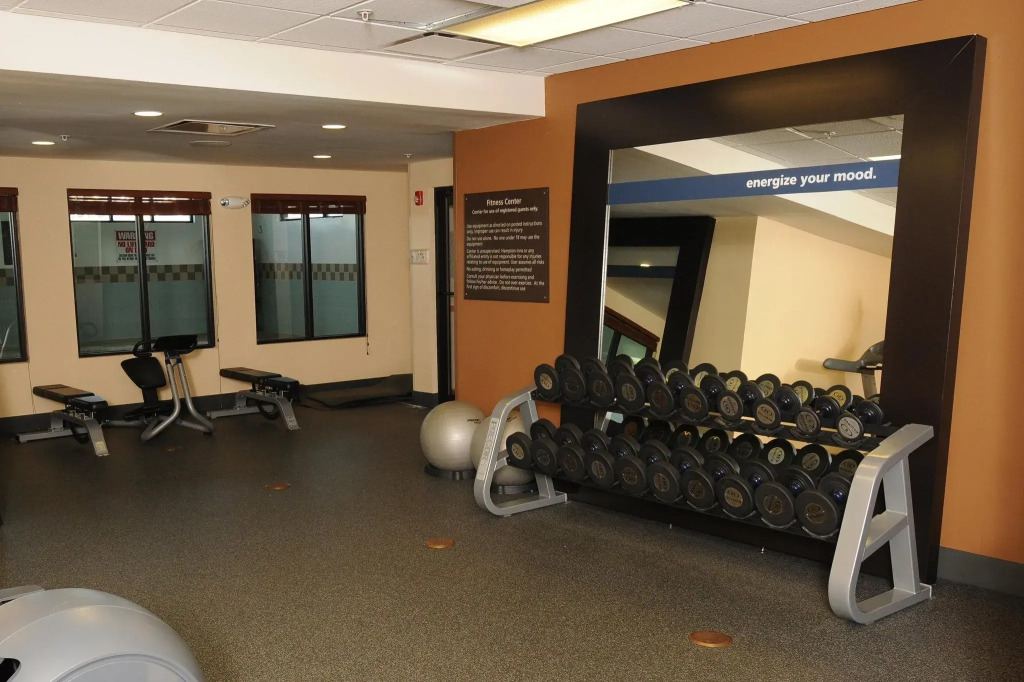 Newly Renovated Hampton Inn Omaha West Lakeside
