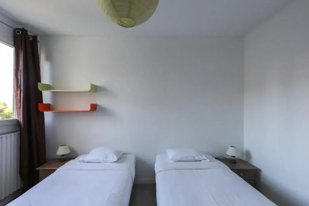 Furnished apartment near city center terrace with panoramic view & parking